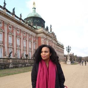 Meet your Posher, Kendra